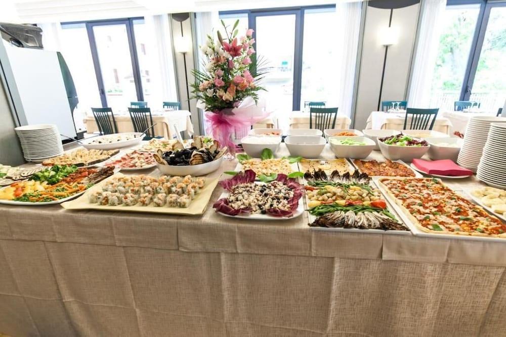 Hotel Gabbiano Cattolica Bagian luar foto