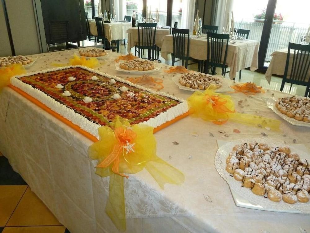 Hotel Gabbiano Cattolica Bagian luar foto