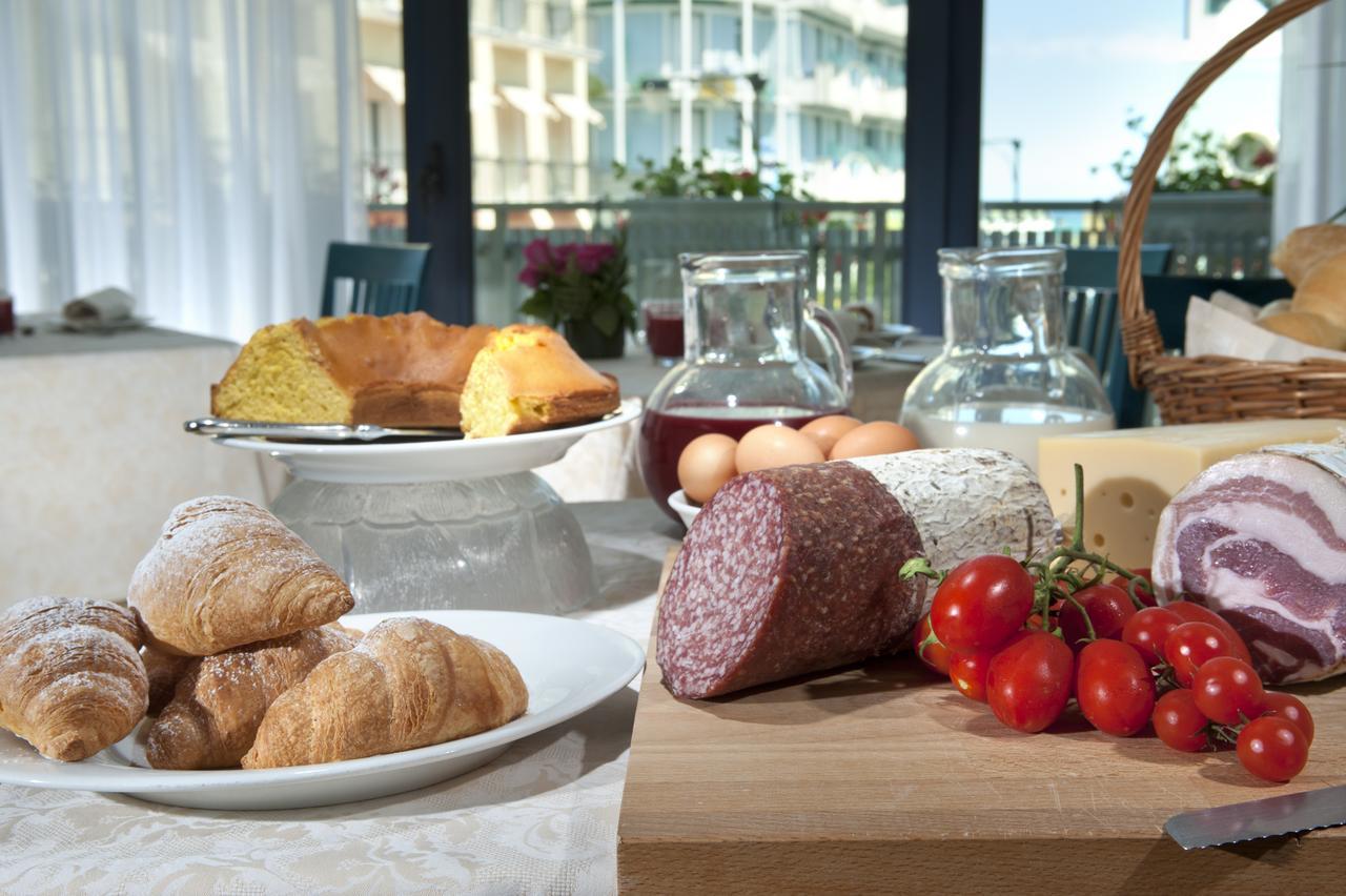 Hotel Gabbiano Cattolica Bagian luar foto