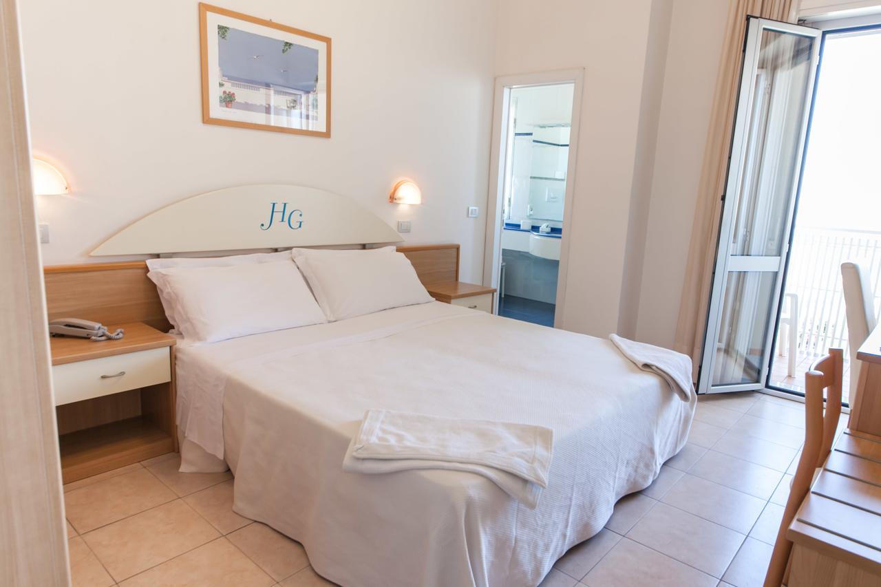 Hotel Gabbiano Cattolica Bagian luar foto